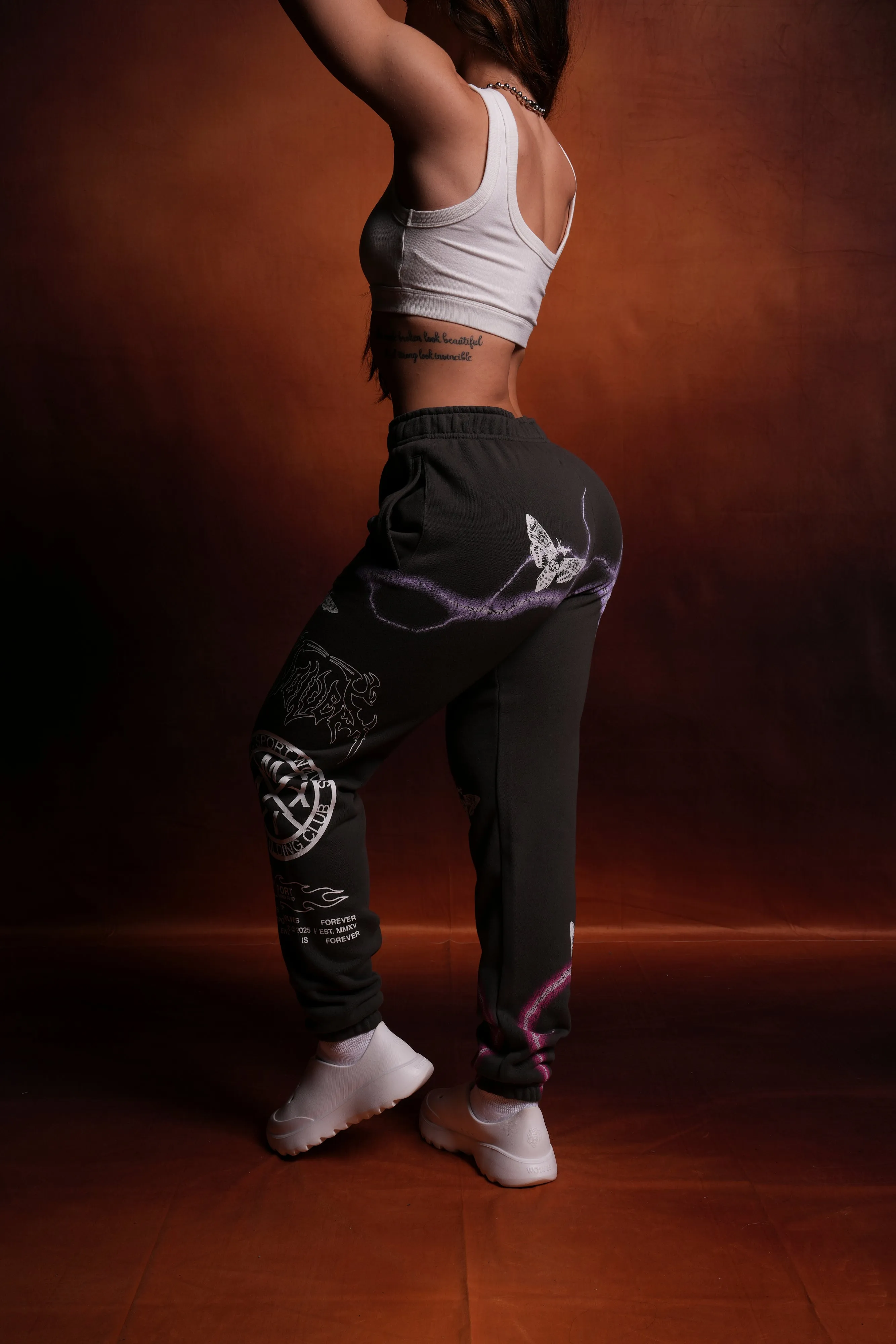 Charged Up She Post Lounge Sweats in Wolf Gray