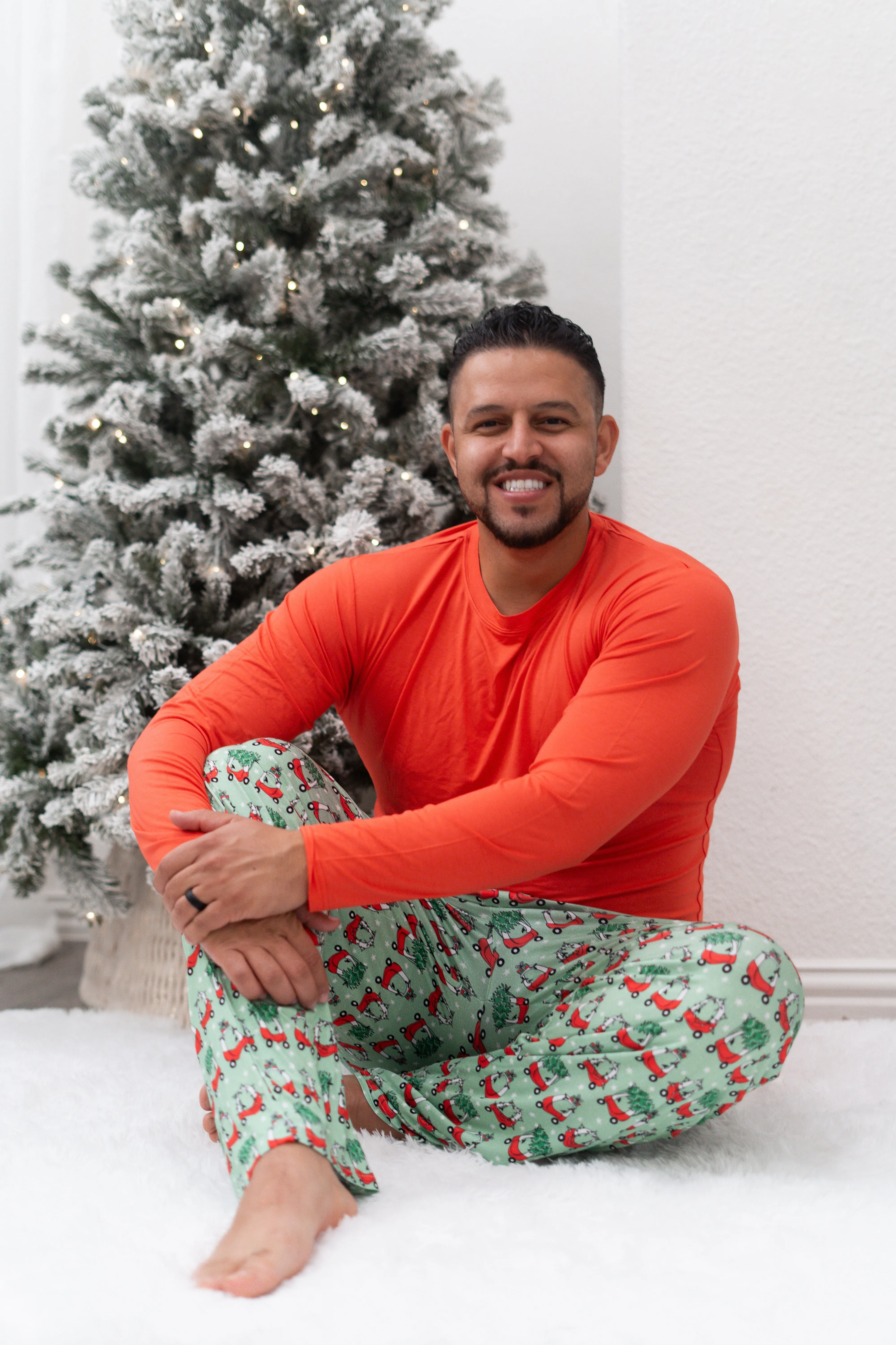 Merry Little Christmas Dream Men's Straight Leg Set