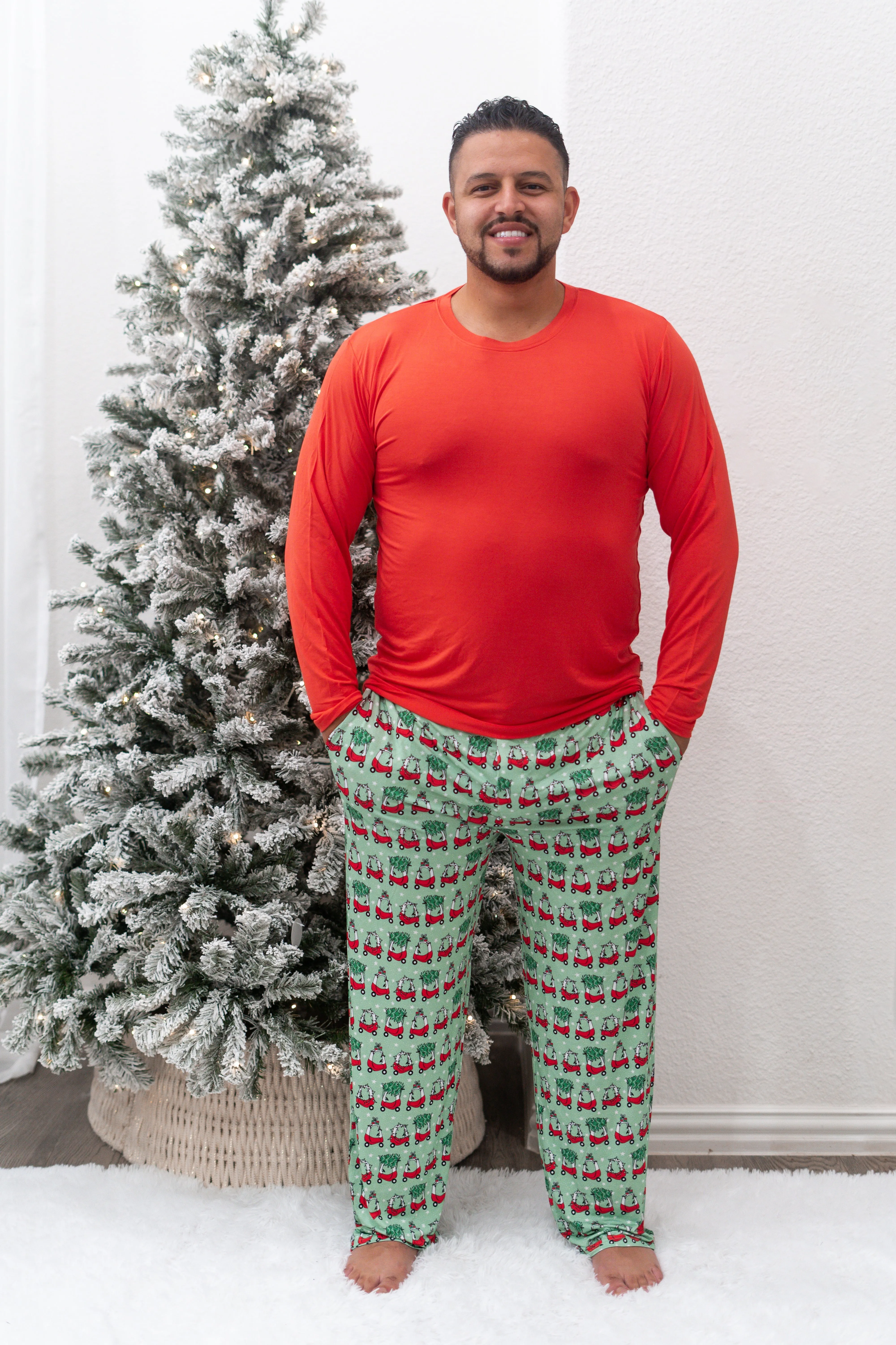 Merry Little Christmas Dream Men's Straight Leg Set