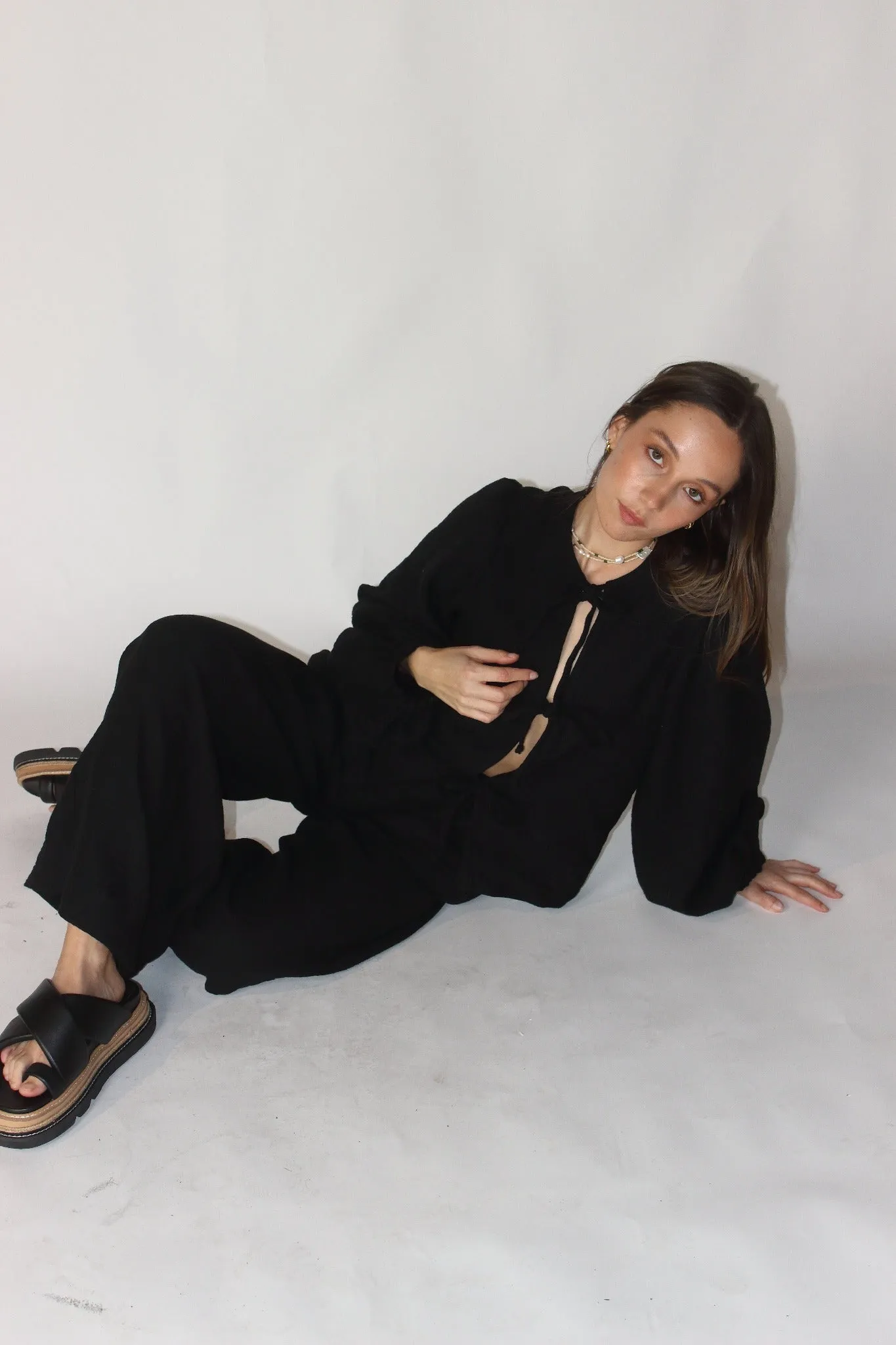 Raiya Pant in Black